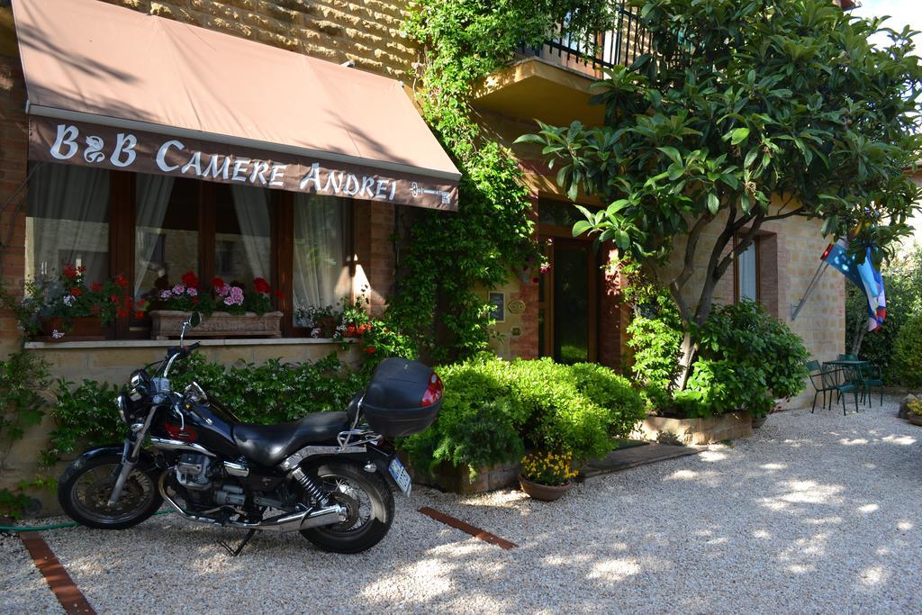 Camere Andrei Пиенца Екстериор снимка