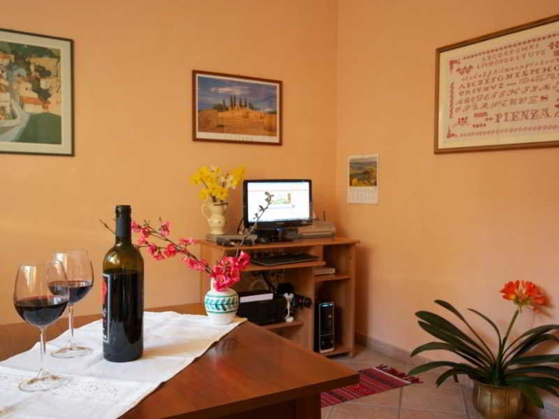 Camere Andrei Пиенца Екстериор снимка
