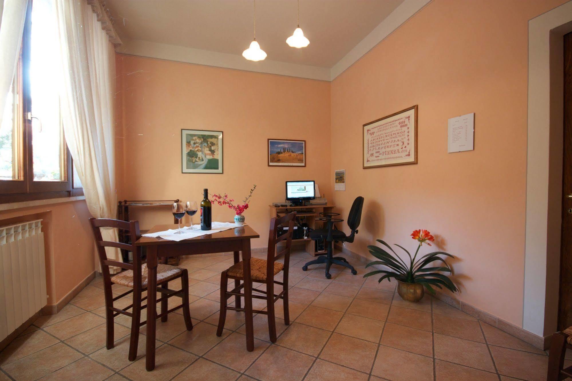 Camere Andrei Пиенца Екстериор снимка
