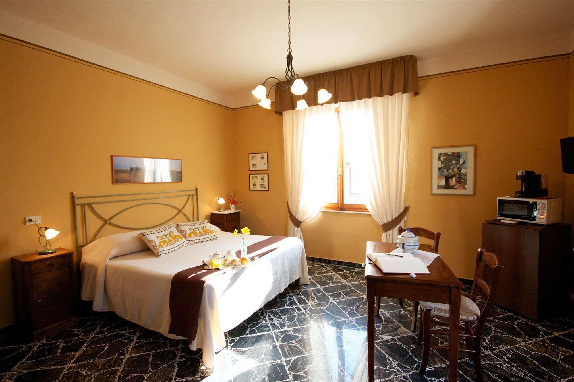 Camere Andrei Пиенца Екстериор снимка