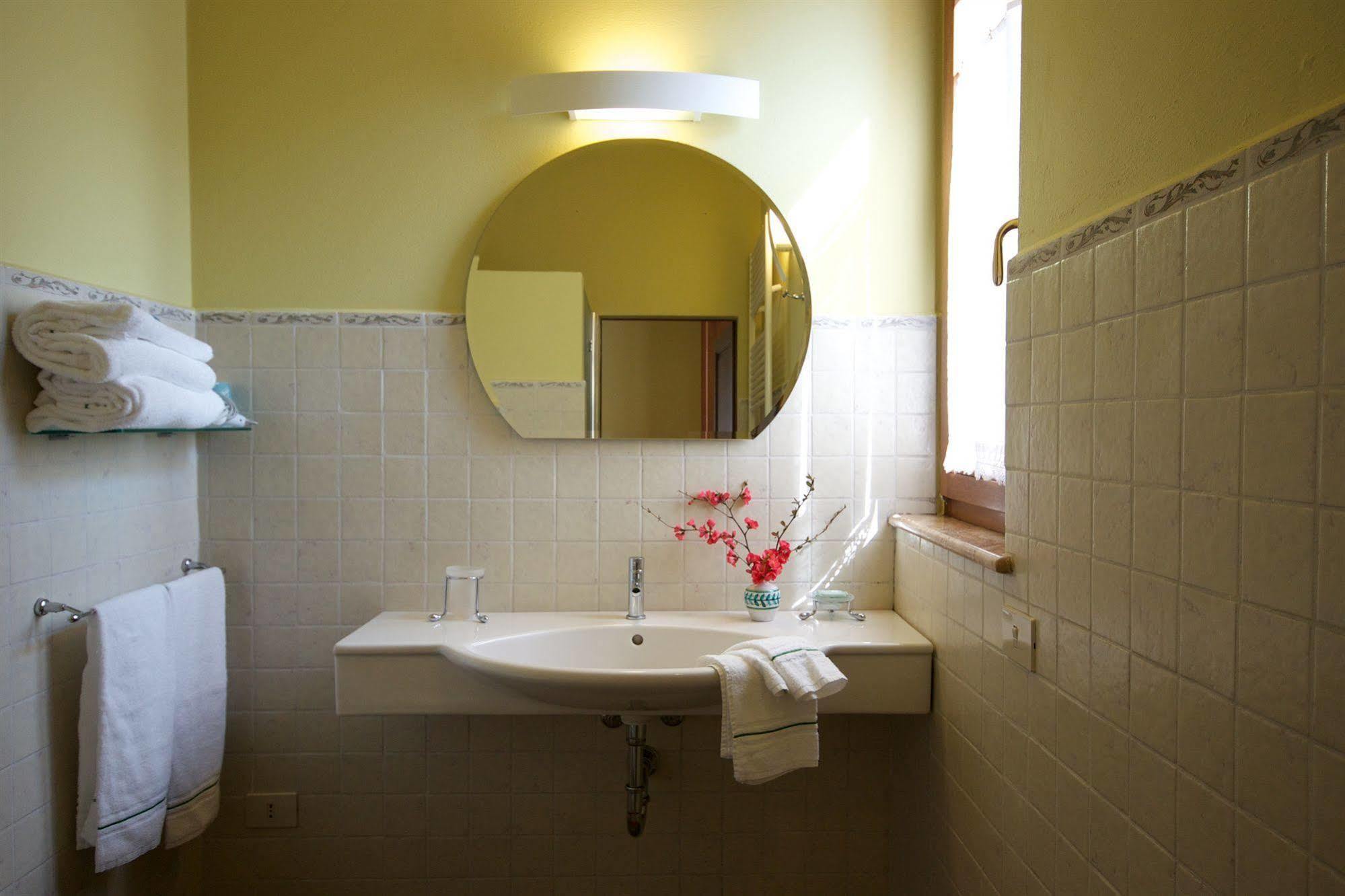 Camere Andrei Пиенца Екстериор снимка